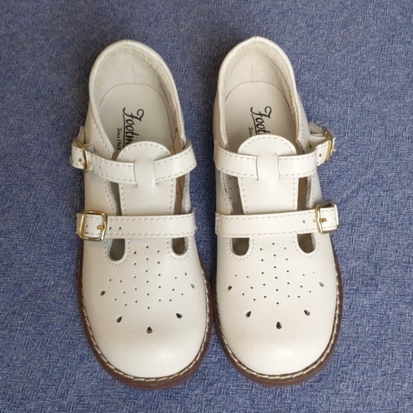 FootMates Other - Footmates Danielle White Leather Mary Jane Shoe 11
